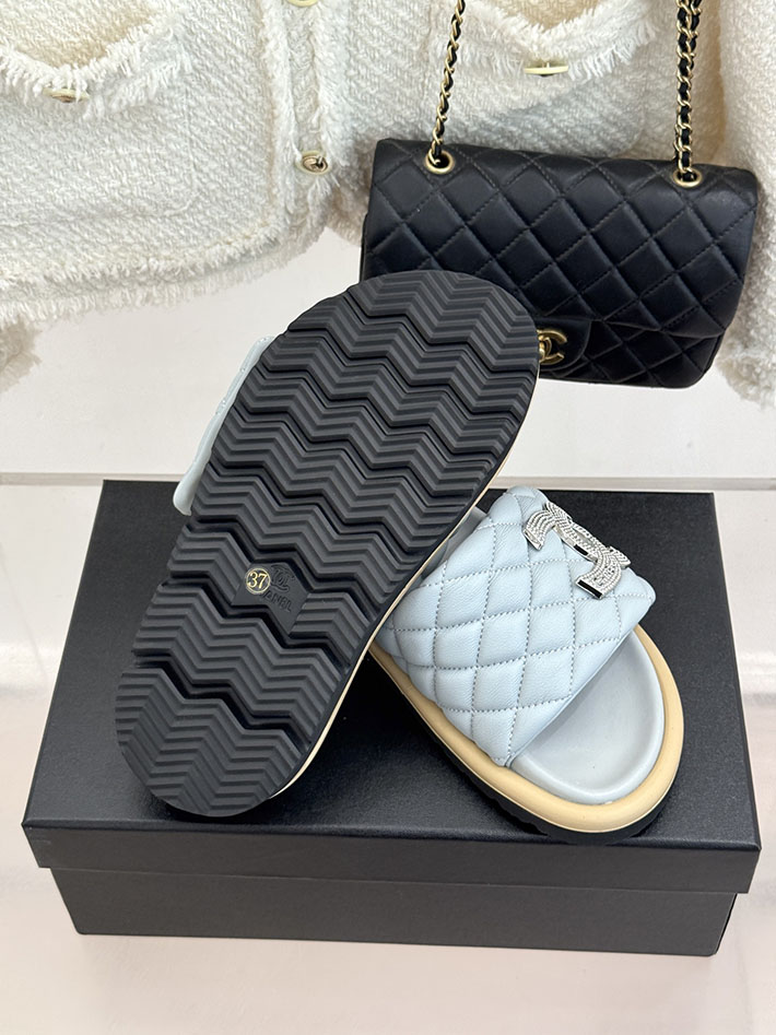 最高級シャネルスーパーコピー CHANEL 2026年春夏 新作 ラムスキン キルトウッド ミュール スカイブルー 2630823 chanel 靴 安い - 画像 (3)