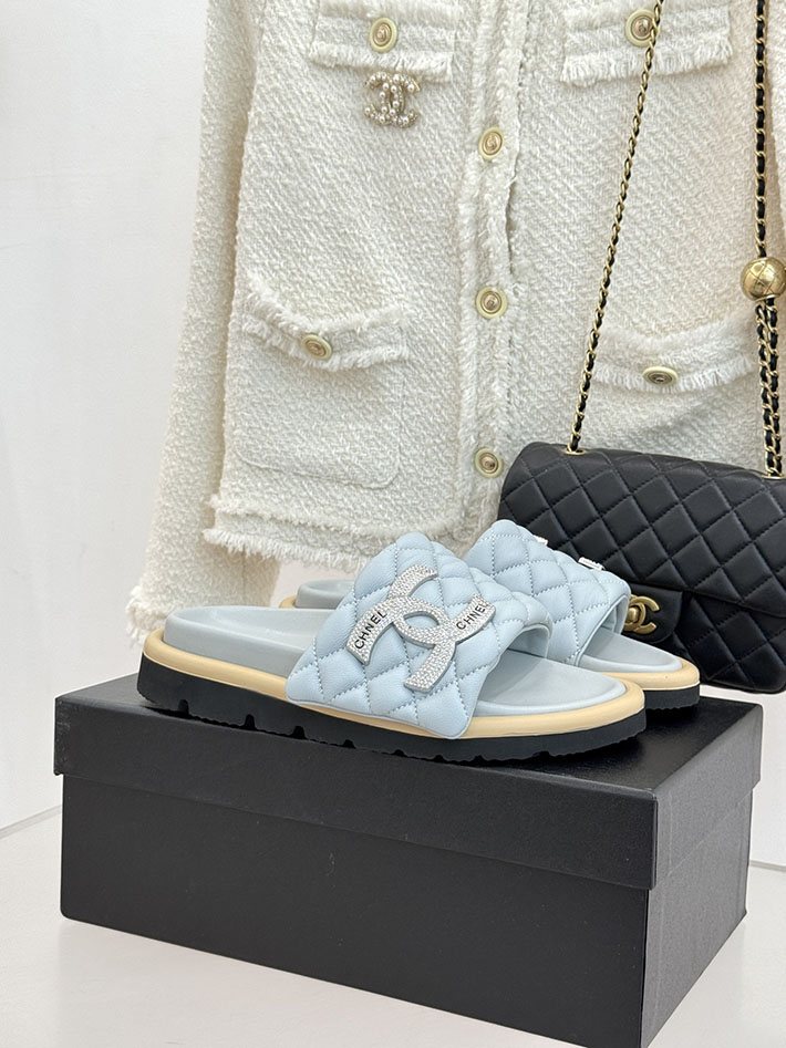 最高級シャネルスーパーコピー CHANEL 2026年春夏 新作 ラムスキン キルトウッド ミュール スカイブルー 2630823 chanel 靴 安い - 画像 (2)