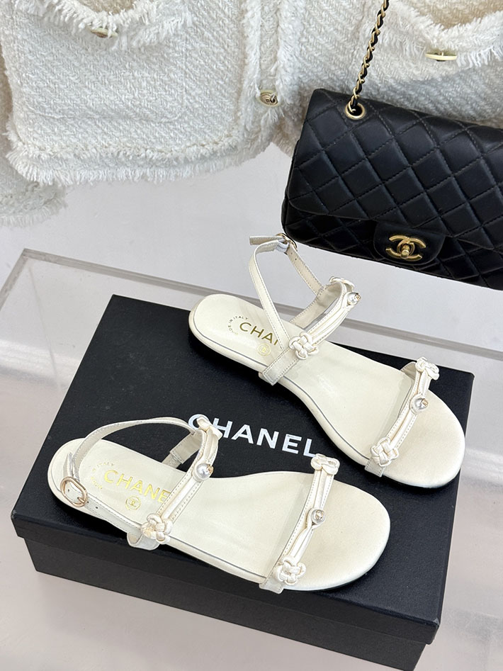 最高級シャネルスーパーコピー CHANEL 2026年春夏 新作 フラットサンダル カジュアルサンダル ホワイト 2630826 フラット サンダル ミュール - 画像 (9)