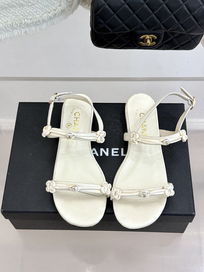 最高級シャネルスーパーコピー CHANEL 2026年春夏 新作 フラットサンダル カジュアルサンダル ホワイト 2630826 フラット サンダル ミュール - 画像 (8)