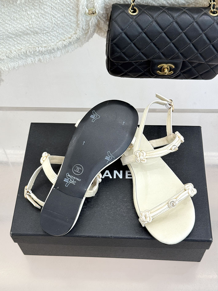最高級シャネルスーパーコピー CHANEL 2026年春夏 新作 フラットサンダル カジュアルサンダル ホワイト 2630826 フラット サンダル ミュール - 画像 (3)