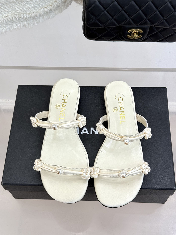 最高級シャネルスーパーコピー CHANEL 2026年春夏 新作 ココマーク サンダル レディース 女 ホワイト 2630829 シャネル サンダル 白 - 画像 (8)