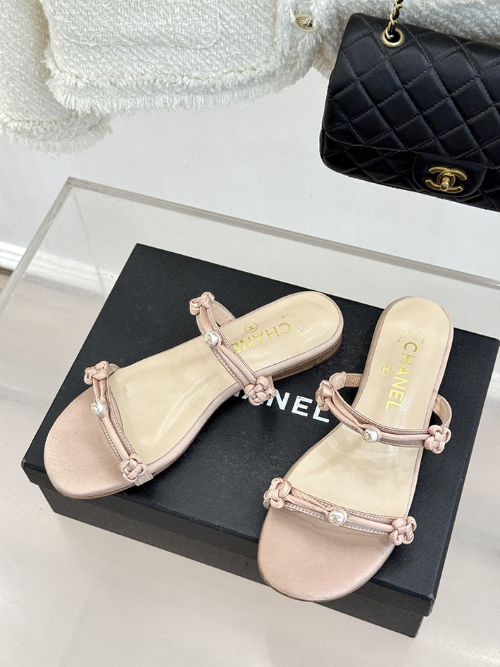 シャネル サンダル 定価