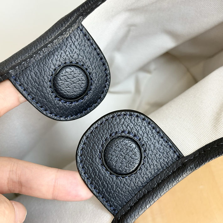 グッチ直営アウトレット店 GUCCI ジリオ スモール トートバッグ ブルー&ホワイト 860845 FAFRW 8864 グッチ バッグ ショルダー - 画像 (4)