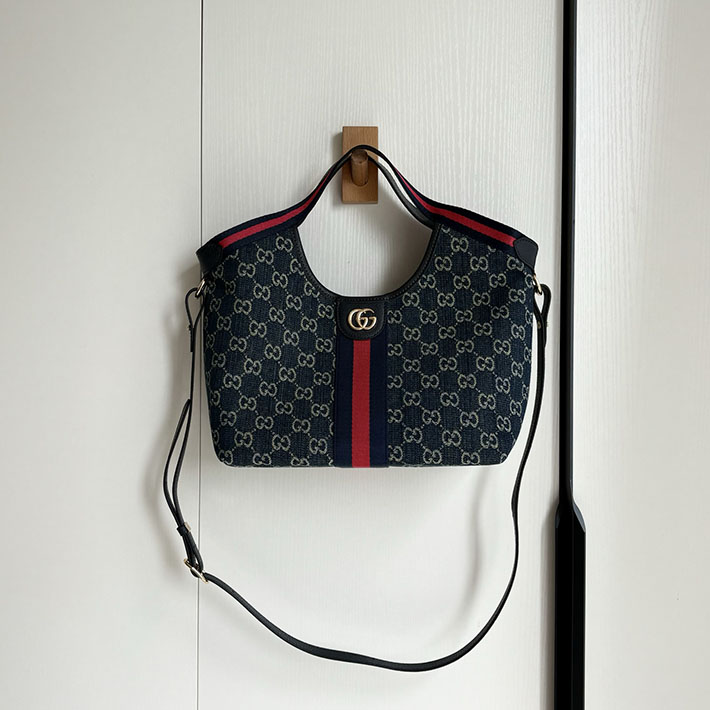 グッチ直営アウトレット店 GUCCI ジリオ スモール トートバッグ ブルー&ホワイト 860845 FAFRW 8864 グッチ バッグ ショルダー - 画像 (3)