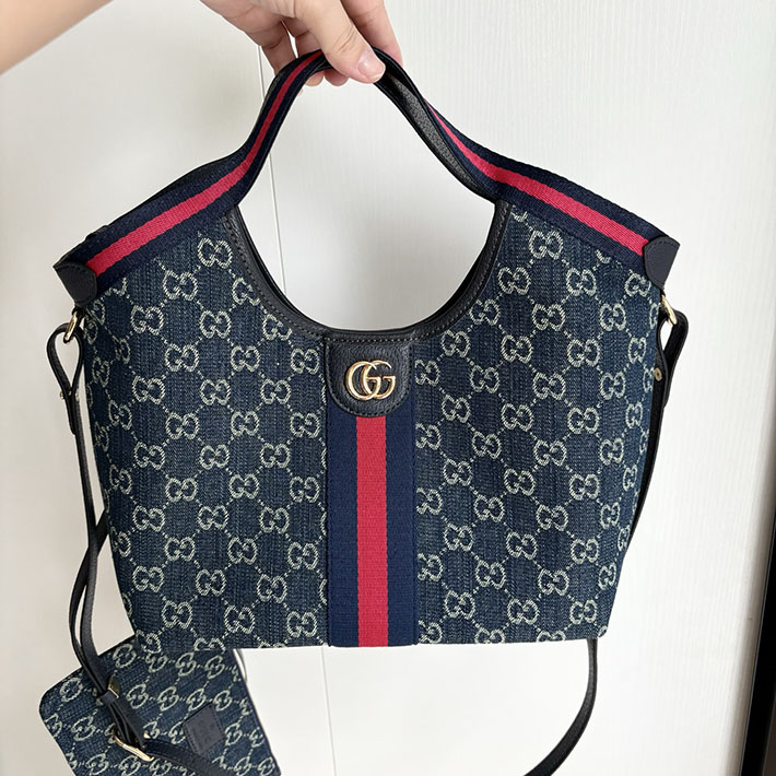 グッチ直営アウトレット店 GUCCI ジリオ スモール トートバッグ ブルー&ホワイト 860845 FAFRW 8864 グッチ バッグ ショルダー - 画像 (2)