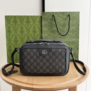 グッチ クロス ボディバッグ メンズ