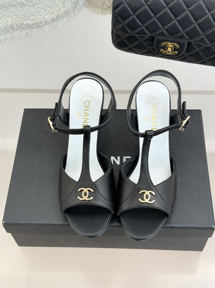 最高級シャネルスーパーコピー CHANEL 2026年 新作 Tストラップサンダル ココマーク ラムスキン ブラック 2630851 シャネル サンダル 公式 - 画像 (8)