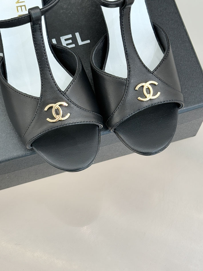 最高級シャネルスーパーコピー CHANEL 2026年 新作 Tストラップサンダル ココマーク ラムスキン ブラック 2630851 シャネル サンダル 公式 - 画像 (5)