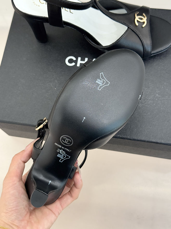 最高級シャネルスーパーコピー CHANEL 2026年 新作 Tストラップサンダル ココマーク ラムスキン ブラック 2630851 シャネル サンダル 公式 - 画像 (3)