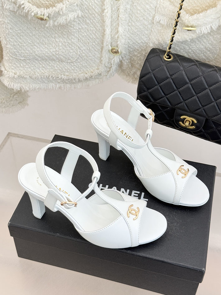最高級シャネルスーパーコピー CHANEL 2026年 新作 Tストラップサンダル ココマーク ラムスキン ホワイト 2630852 シャネル サンダル 白 - 画像 (9)