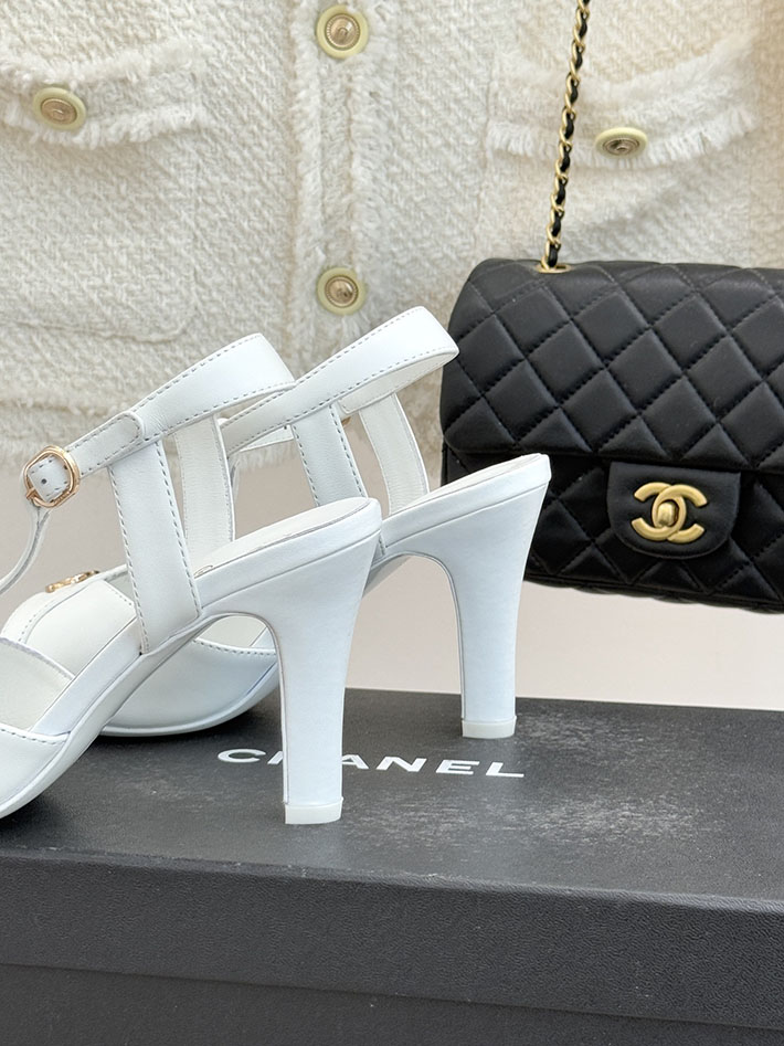 最高級シャネルスーパーコピー CHANEL 2026年 新作 Tストラップサンダル ココマーク ラムスキン ホワイト 2630852 シャネル サンダル 白 - 画像 (6)