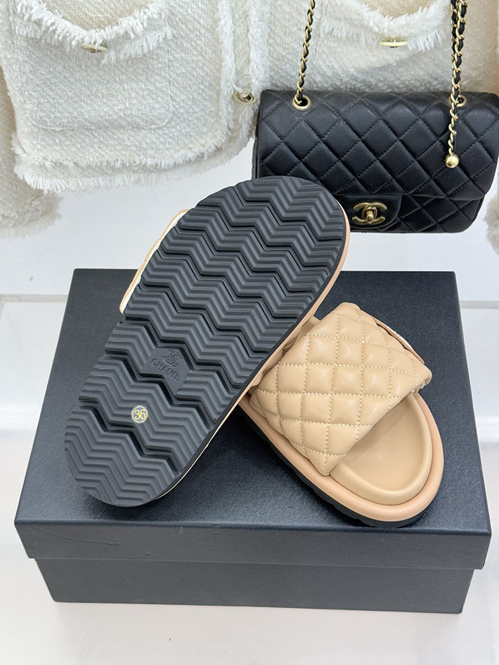 最高級シャネルスーパーコピー CHANEL 2026年 新作 サンダル マトラッセ ココマーク ミュール ブラック 2630859 シャネル サンダル 新作 - 画像 (3)