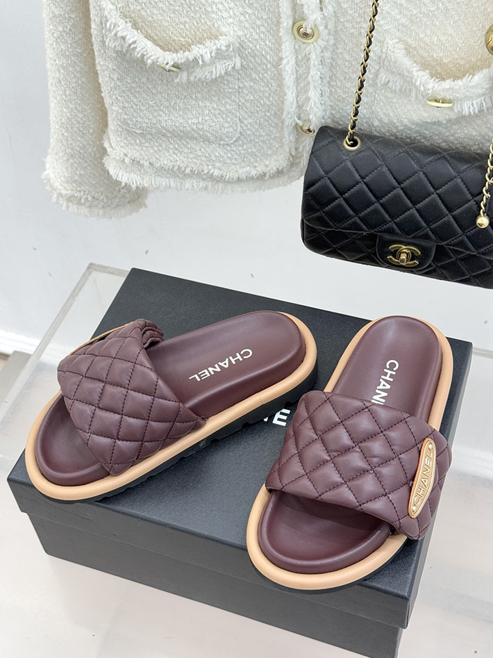 シャネル サンダル 定価