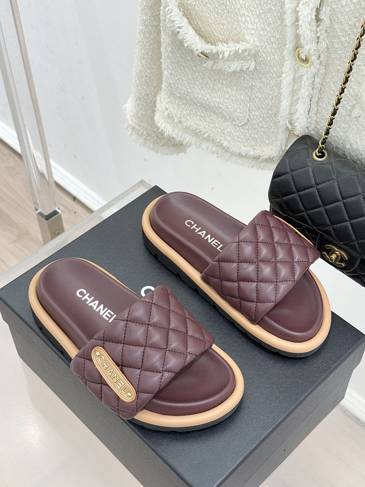 最高級シャネルスーパーコピー CHANEL 2026年 新作 サンダル マトラッセ ココマーク ミュール ワインレッド 2630860 シャネル サンダル 定価 - 画像 (9)