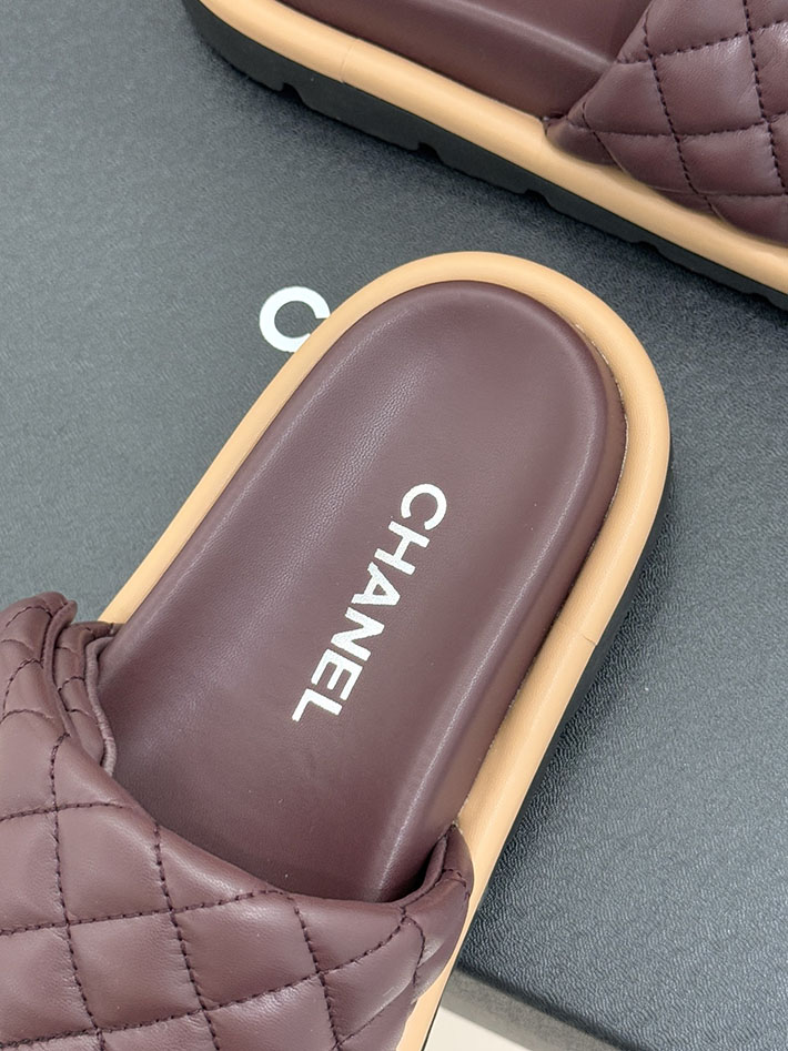 最高級シャネルスーパーコピー CHANEL 2026年 新作 サンダル マトラッセ ココマーク ミュール ワインレッド 2630860 シャネル サンダル 定価 - 画像 (4)