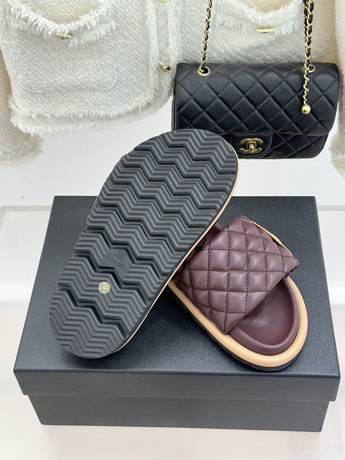 最高級シャネルスーパーコピー CHANEL 2026年 新作 サンダル マトラッセ ココマーク ミュール ワインレッド 2630860 シャネル サンダル 定価 - 画像 (3)