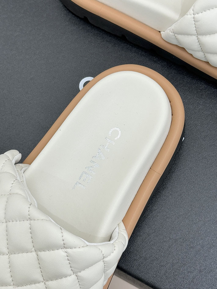 最高級シャネルスーパーコピー CHANEL 2026年 新作 サンダル マトラッセ ココマーク ミュール ホワイト 2630861 レディース シャネル サンダル - 画像 (4)