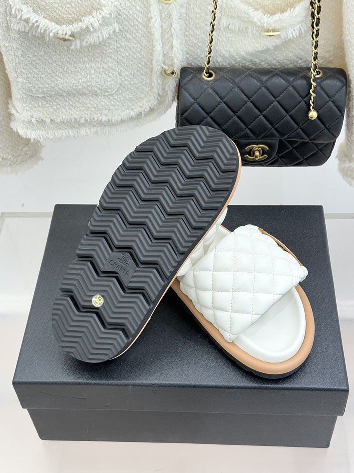最高級シャネルスーパーコピー CHANEL 2026年 新作 サンダル マトラッセ ココマーク ミュール ホワイト 2630861 レディース シャネル サンダル - 画像 (3)
