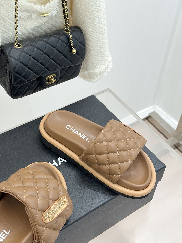 最高級シャネルスーパーコピー CHANEL 2026年 新作 サンダル マトラッセ ココマーク ミュール ブラウン 2630862 シャネル サンダル 安い - 画像 (7)