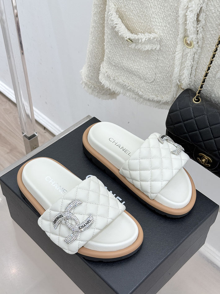 最高級シャネルスーパーコピー CHANEL 2026年 新作 サンダル マトラッセ ココマーク ミュール ホワイト 2630865 サンダル おしゃれ ブランド - 画像 (9)