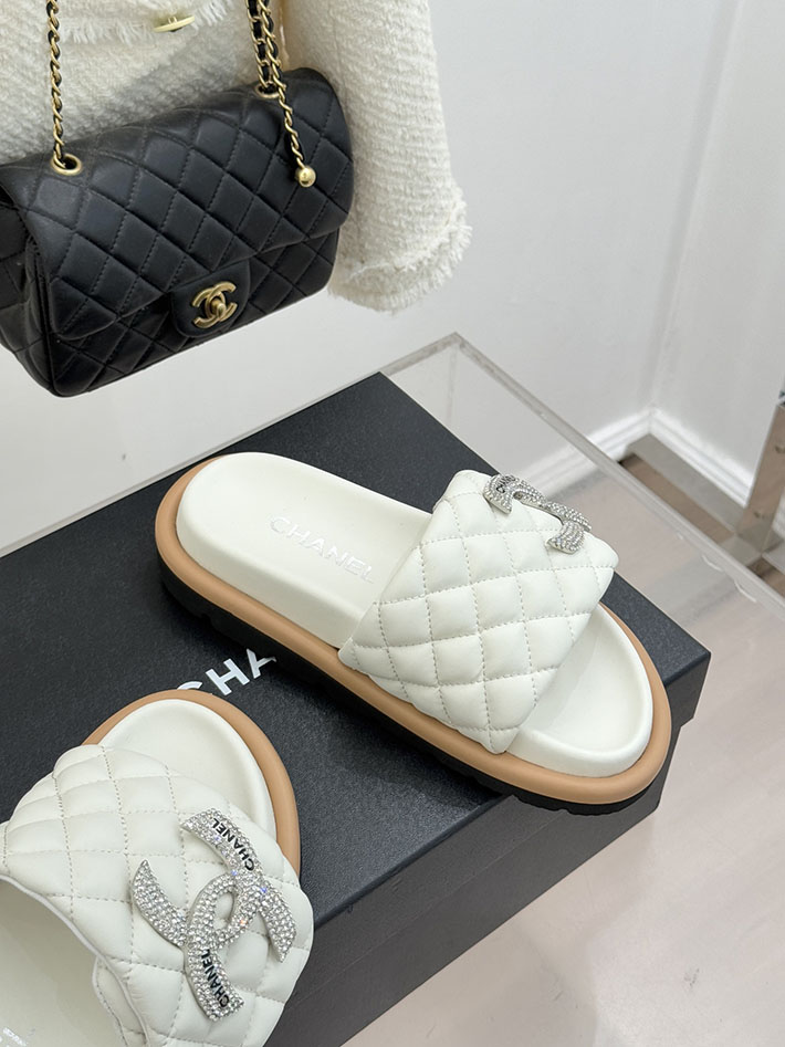 最高級シャネルスーパーコピー CHANEL 2026年 新作 サンダル マトラッセ ココマーク ミュール ホワイト 2630865 サンダル おしゃれ ブランド - 画像 (7)