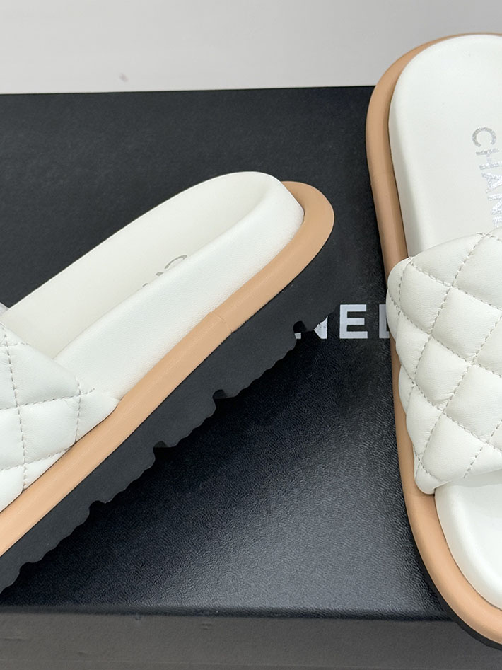 最高級シャネルスーパーコピー CHANEL 2026年 新作 サンダル マトラッセ ココマーク ミュール ホワイト 2630865 サンダル おしゃれ ブランド - 画像 (6)