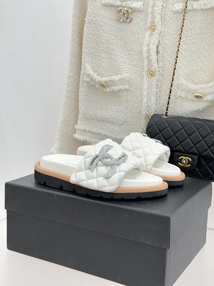 最高級シャネルスーパーコピー CHANEL 2026年 新作 サンダル マトラッセ ココマーク ミュール ホワイト 2630865 サンダル おしゃれ ブランド - 画像 (2)