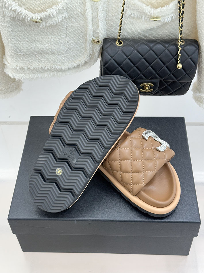最高級シャネルスーパーコピー CHANEL 2026年 新作 サンダル マトラッセ ココマーク ミュール ブラウン 2630866 サンダル おしゃれ 安い - 画像 (3)