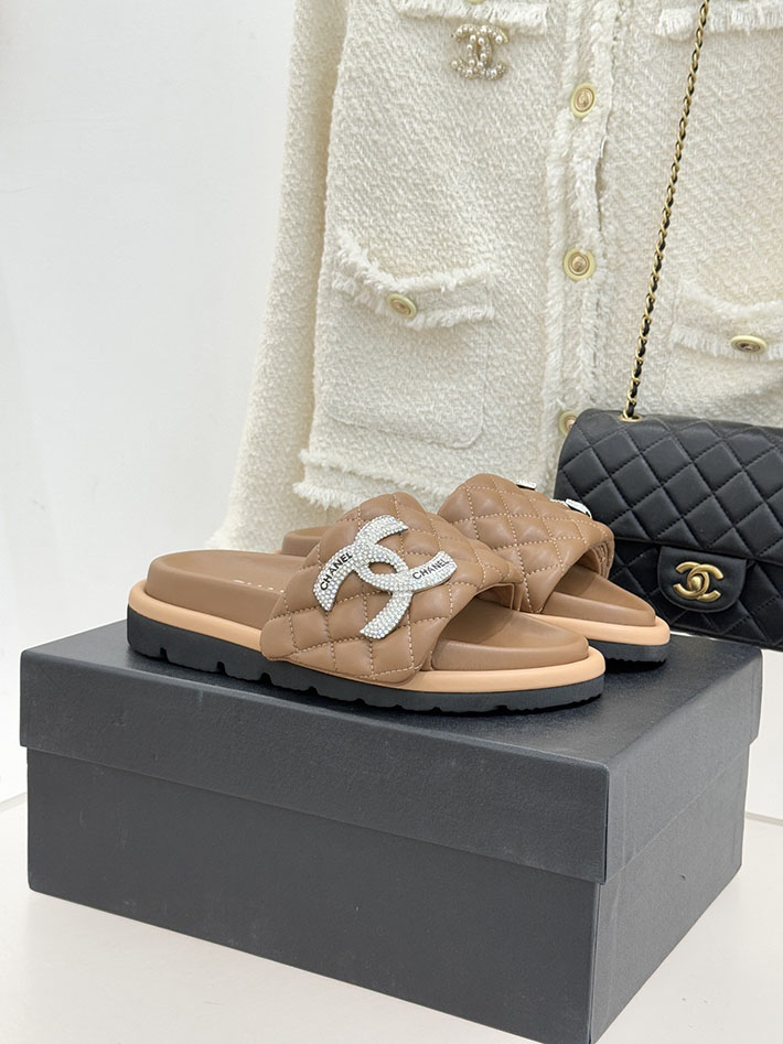 最高級シャネルスーパーコピー CHANEL 2026年 新作 サンダル マトラッセ ココマーク ミュール ブラウン 2630866 サンダル おしゃれ 安い - 画像 (2)