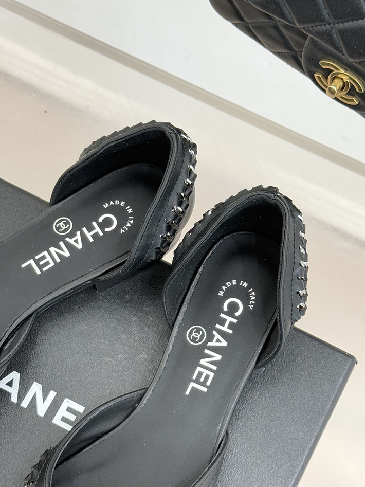 最高級シャネルスーパーコピー CHANEL サイドオープン チェーントリム パンプス ココマーク ブラック 2630885 シャネル パンプス バレリーナ - 画像 (4)