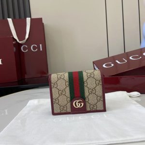 グッチ 財布 二つ折り