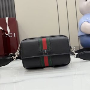 GUCCI ショルダーバッグ メンズ 人気