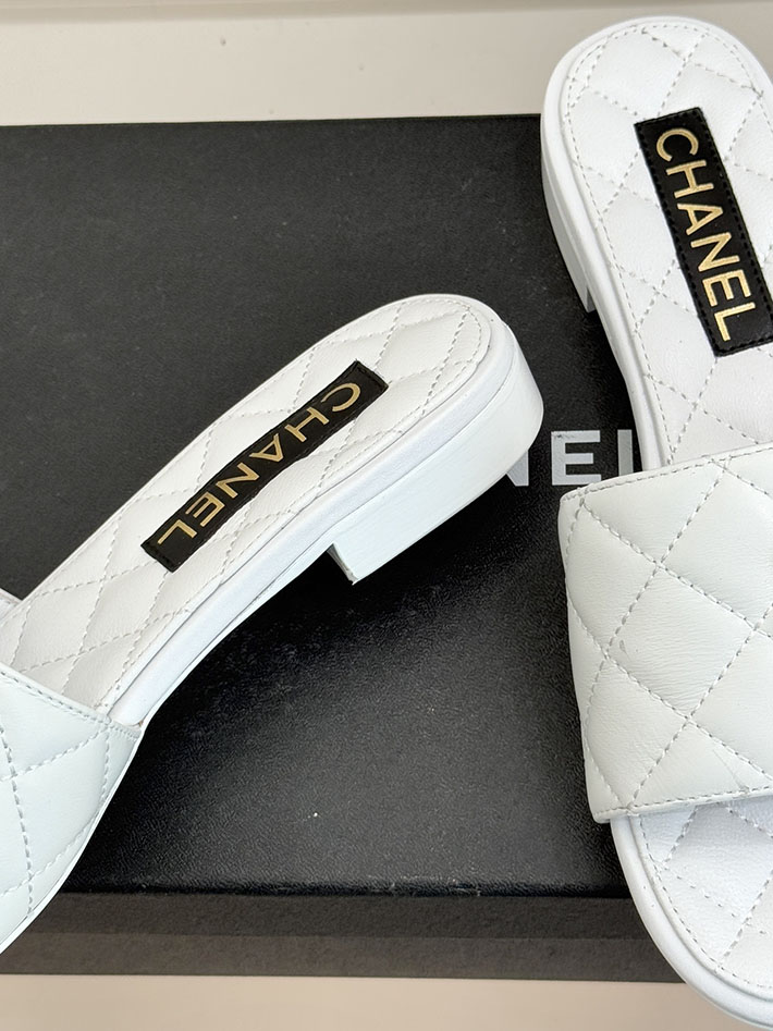 最高級シャネルスーパーコピー CHANEL ココマーク キルティング レザー ミュール サンダル ホワイト 2630914 シャネル サンダル レディース - 画像 (5)