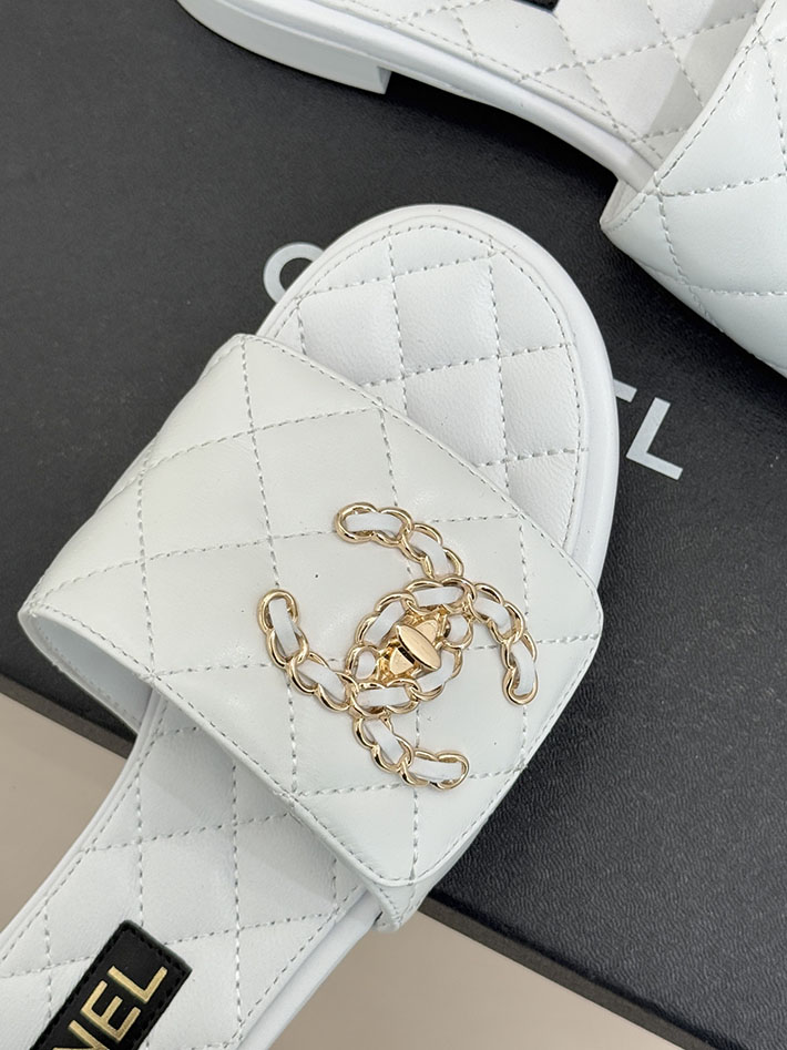 最高級シャネルスーパーコピー CHANEL ココマーク キルティング レザー ミュール サンダル ホワイト 2630914 シャネル サンダル レディース - 画像 (4)
