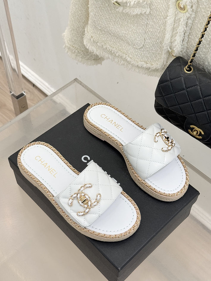 最高級シャネルスーパーコピー CHANEL ココマーク キルティング レザー ミュール サンダル ホワイト 2630916 シャネル サンダル 新作 - 画像 (8)