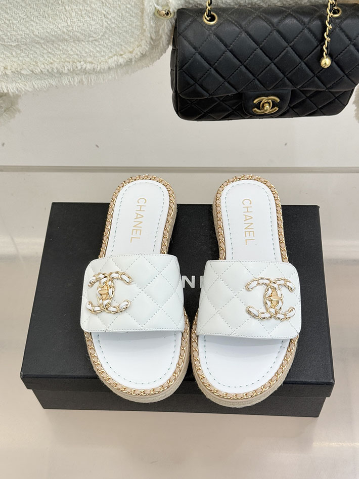 最高級シャネルスーパーコピー CHANEL ココマーク キルティング レザー ミュール サンダル ホワイト 2630916 シャネル サンダル 新作 - 画像 (7)