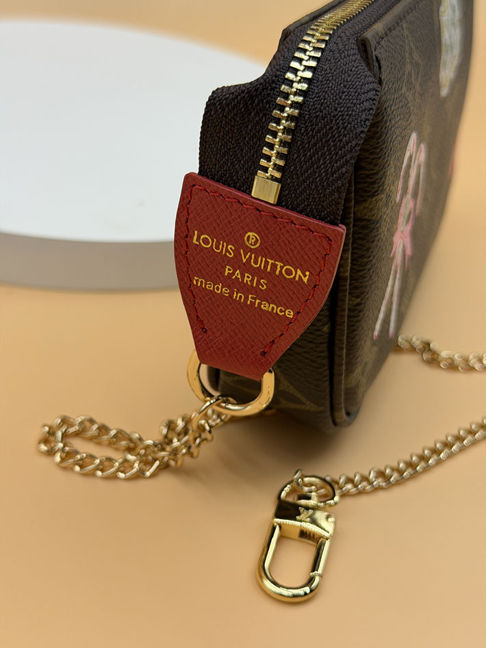 ルイヴィトン販売店舗 レディースバッグ LV ミニポシェット・アクセソワール ヴィヴィエンヌ モノグラム レッド M12205 ルイヴィトン ミニバッグ 人気 - 画像 (8)
