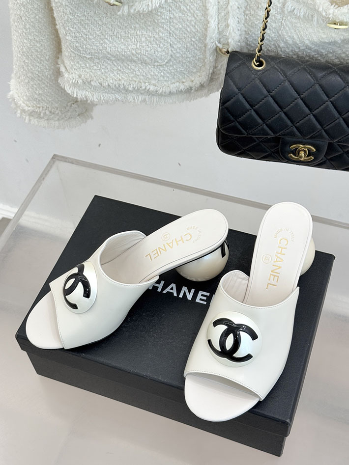 最高級シャネルスーパーコピー CHANEL パールヒールブーツ 2026新作 球体パールヒール パンプス ホワイト 2630936 シャネル サンダル 安い - 画像 (9)