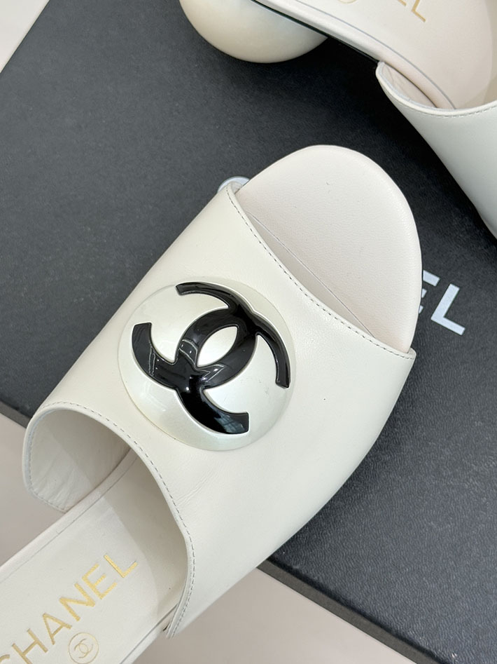 最高級シャネルスーパーコピー CHANEL パールヒールブーツ 2026新作 球体パールヒール パンプス ホワイト 2630936 シャネル サンダル 安い - 画像 (4)