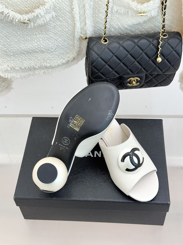 最高級シャネルスーパーコピー CHANEL パールヒールブーツ 2026新作 球体パールヒール パンプス ホワイト 2630936 シャネル サンダル 安い - 画像 (2)