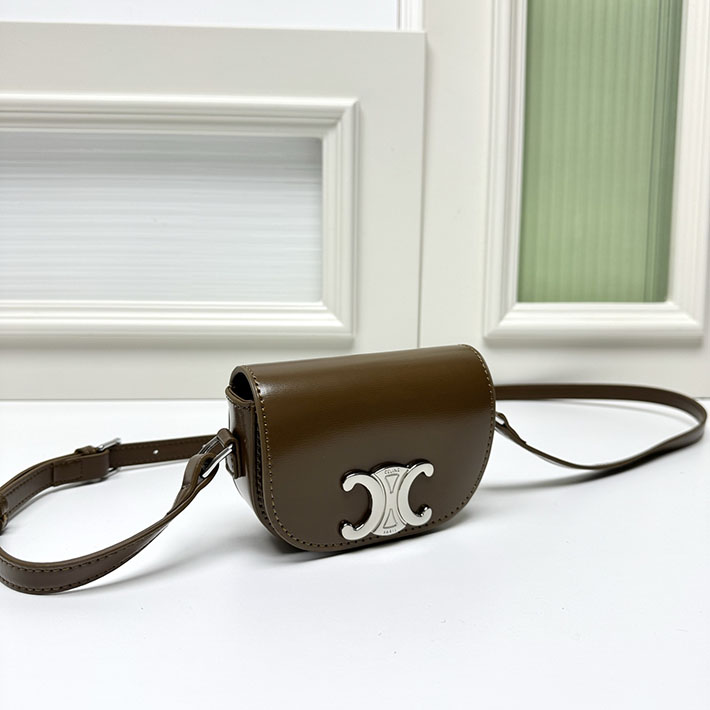 セリーヌ バッグ 人気 ランキング CELINE MINI CROSSBODY BAG ミニ クロスボディバッグ グレイズドブラウン 10N673DPV.19BG セリーヌ ミニ バッグ チェーン - 画像 (9)
