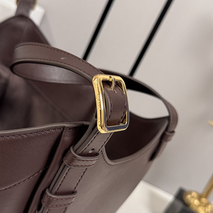 最高級ロエベスーパーコピー LOEWE 2026春夏レディース ハンモック フリップ バッグ ダークバーガンディ A538HHBX07 7240 ロエベ バッグ レディース - 画像 (5)