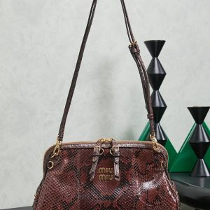 Miumiu バッグ 人気