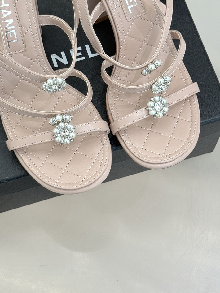 最高級シャネルスーパーコピー CHANEL サンダル 2026年 新作 95mm ラミネート ラムスキン ピンク 2630957 レディース シャネル サンダル - 画像 (4)