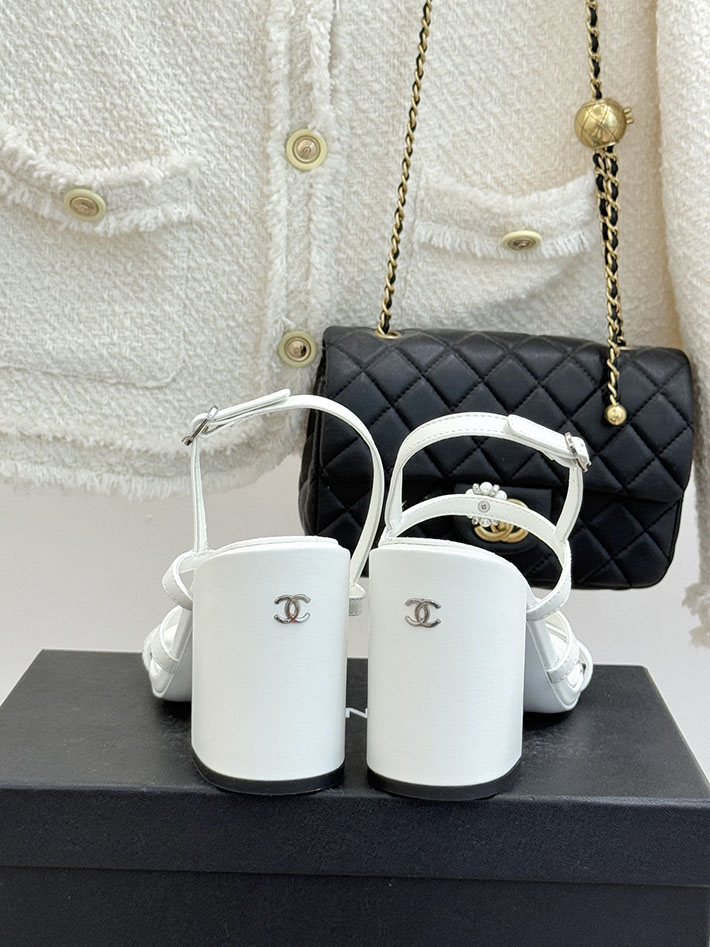 最高級シャネルスーパーコピー CHANEL サンダル 2026年 新作 95mm ラミネート ラムスキン ホワイト 2630958 シャネル サンダル 白 - 画像 (5)