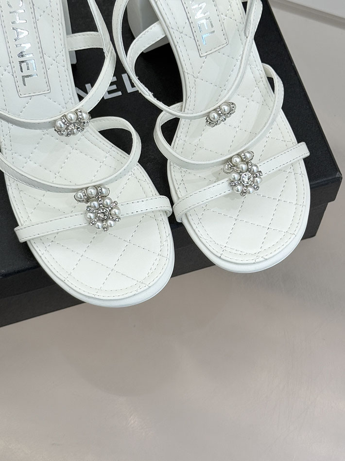 最高級シャネルスーパーコピー CHANEL サンダル 2026年 新作 95mm ラミネート ラムスキン ホワイト 2630958 シャネル サンダル 白 - 画像 (4)