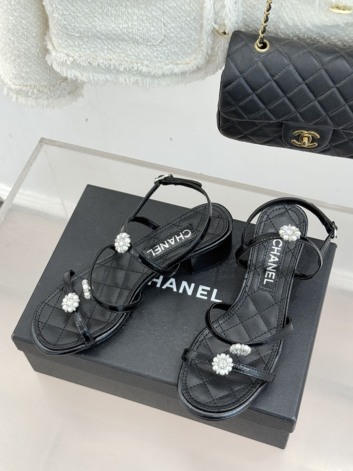 最高級シャネルスーパーコピー CHANEL ラグジュアリー サンダル ラミネート ラムスキン ブラック 2630960 シャネル風サンダル - 画像 (9)
