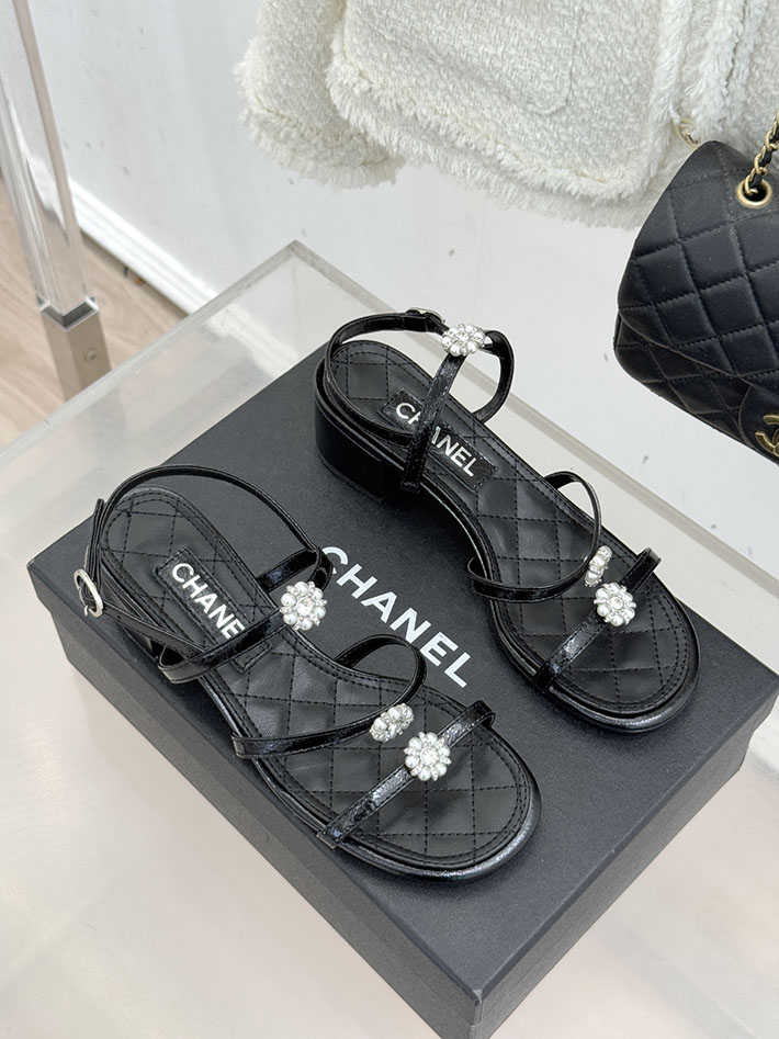 最高級シャネルスーパーコピー CHANEL ラグジュアリー サンダル ラミネート ラムスキン ブラック 2630960 シャネル風サンダル - 画像 (8)