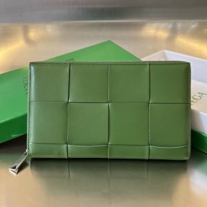 ボッテガ アウトレット 財布 値段